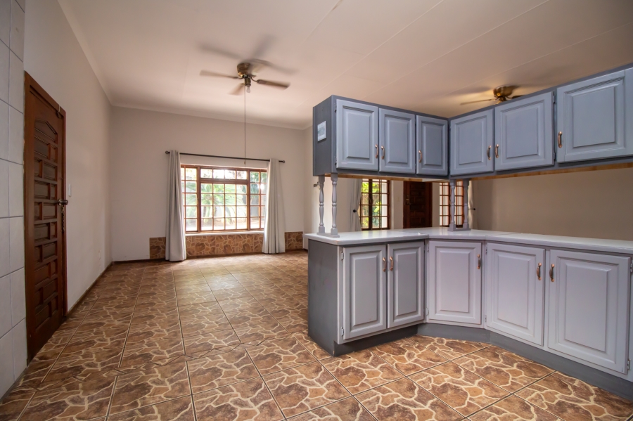 To Let 3 Bedroom Property for Rent in Geelhoutpark North West